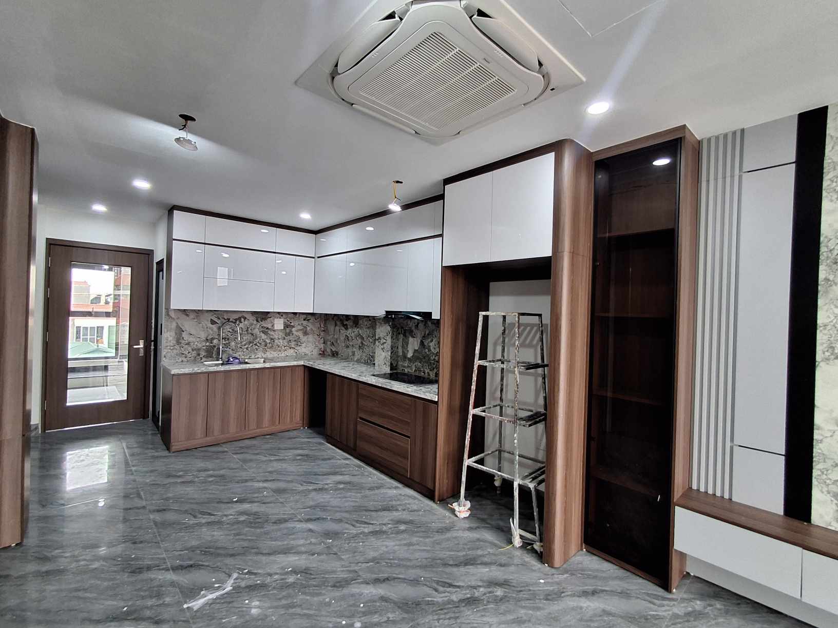 Bán nhà Ngọc Thuỵ,Long Biên 6 tầng,47m oto tránh nhỉnh 14 tỷ - Ảnh 2